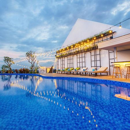 Rv Hotel Gianyar Gianyar  Exterior photo