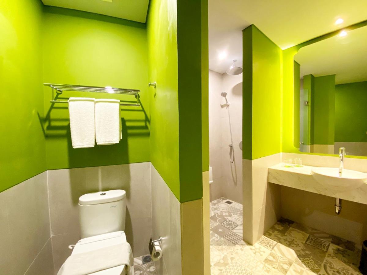 Rv Hotel Gianyar Gianyar  Exterior photo